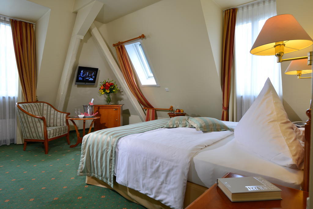 Hotel Partner Hollaender Hof 3*
